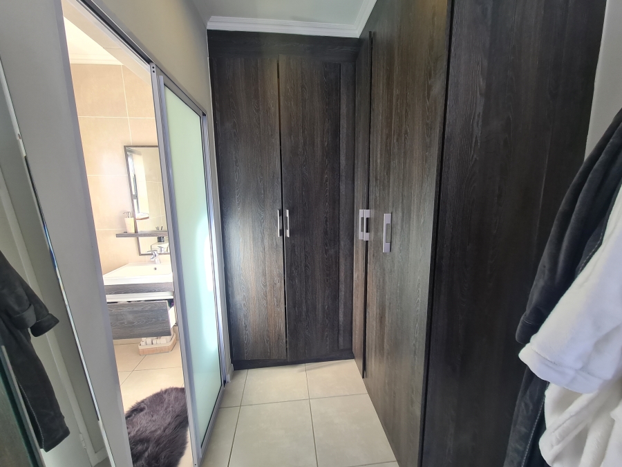 To Let 1 Bedroom Property for Rent in Petervale Gauteng