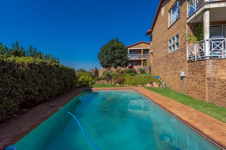 2 Bedroom Property for Sale in Ridgeway Gauteng