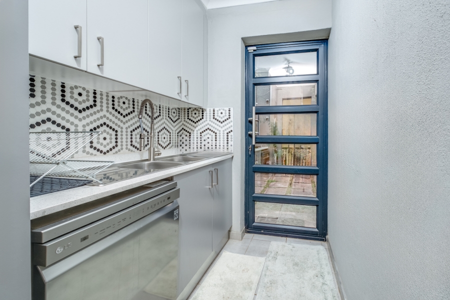 2 Bedroom Property for Sale in Fontainebleau Gauteng
