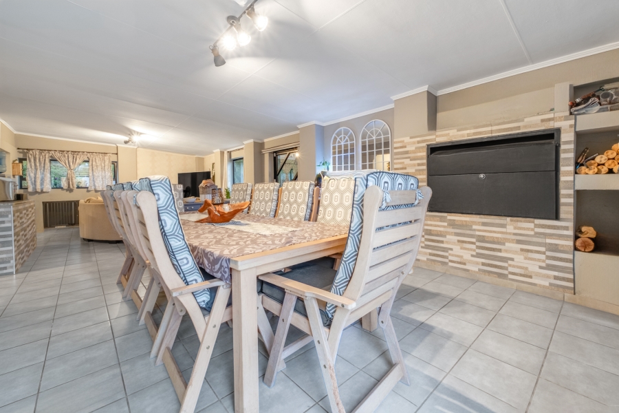 2 Bedroom Property for Sale in Fontainebleau Gauteng
