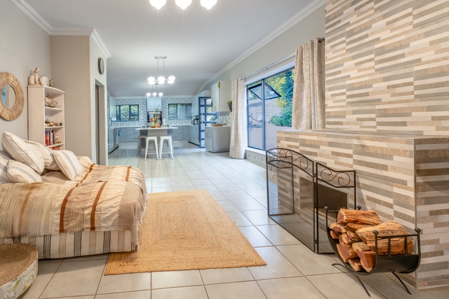2 Bedroom Property for Sale in Fontainebleau Gauteng