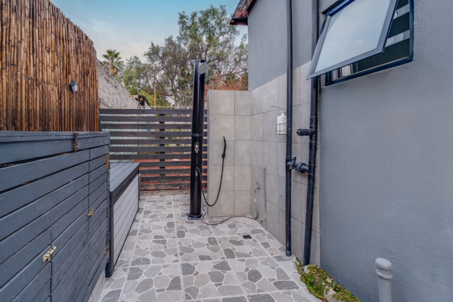 2 Bedroom Property for Sale in Fontainebleau Gauteng