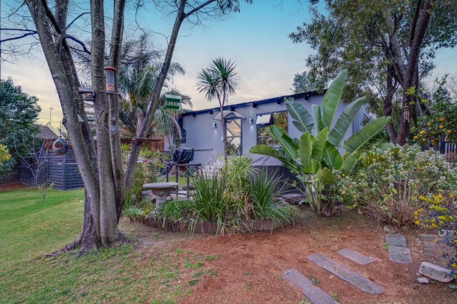 2 Bedroom Property for Sale in Fontainebleau Gauteng