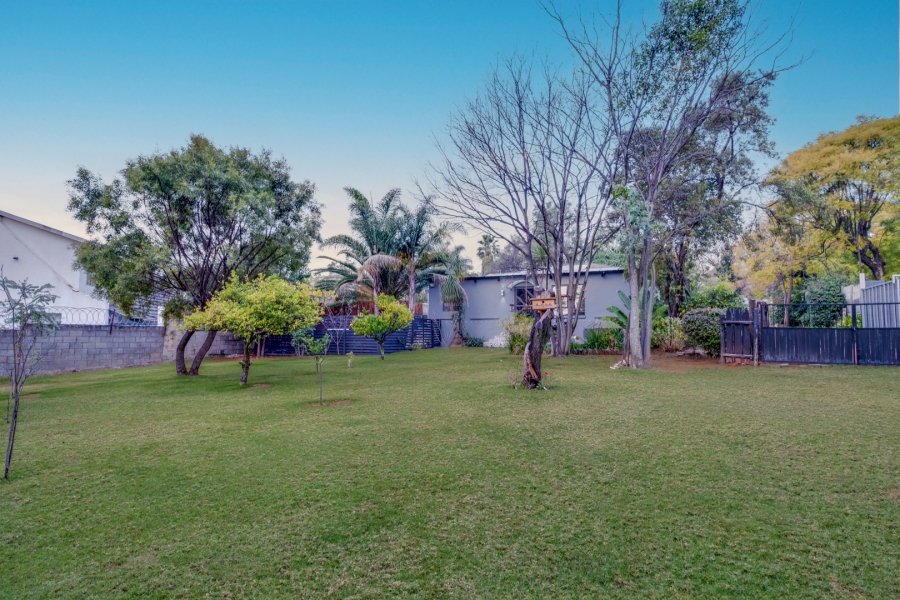 2 Bedroom Property for Sale in Fontainebleau Gauteng