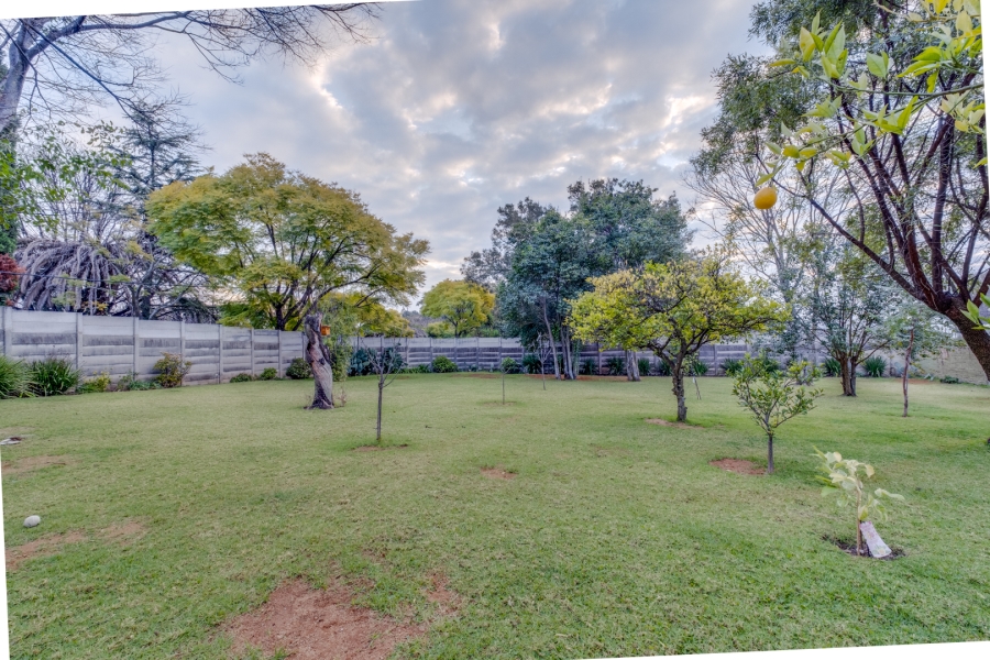 2 Bedroom Property for Sale in Fontainebleau Gauteng