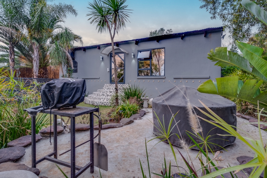 2 Bedroom Property for Sale in Fontainebleau Gauteng