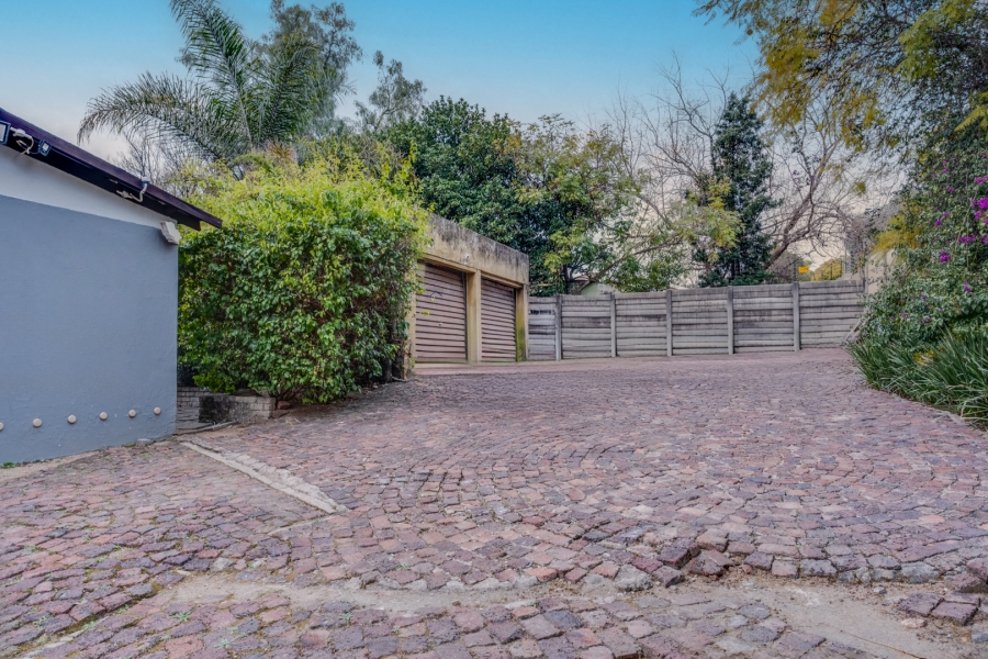 2 Bedroom Property for Sale in Fontainebleau Gauteng