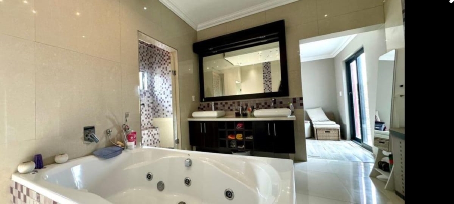 6 Bedroom Property for Sale in Midlands Estate Gauteng