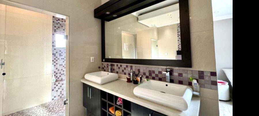 6 Bedroom Property for Sale in Midlands Estate Gauteng