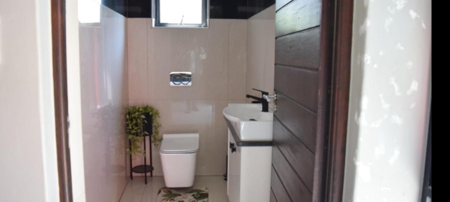 6 Bedroom Property for Sale in Midlands Estate Gauteng