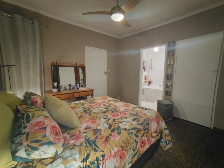 3 Bedroom Property for Sale in Elardus Park Gauteng