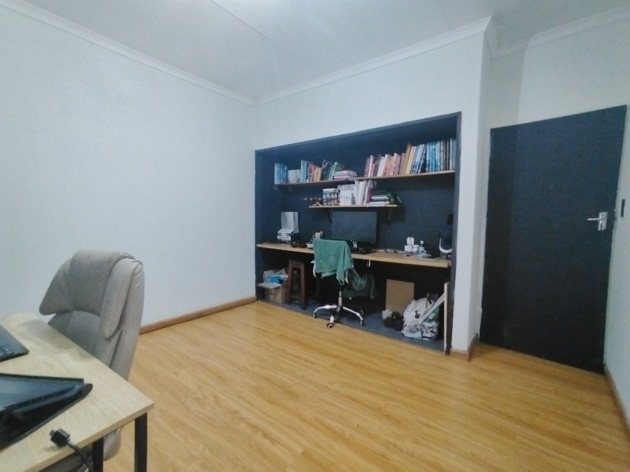 3 Bedroom Property for Sale in Elardus Park Gauteng