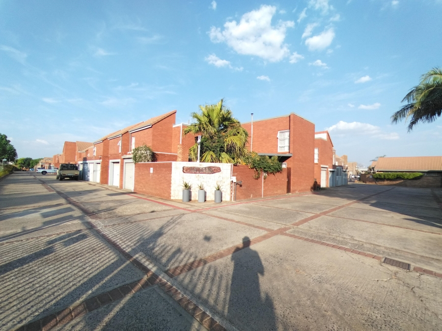 3 Bedroom Property for Sale in Elardus Park Gauteng