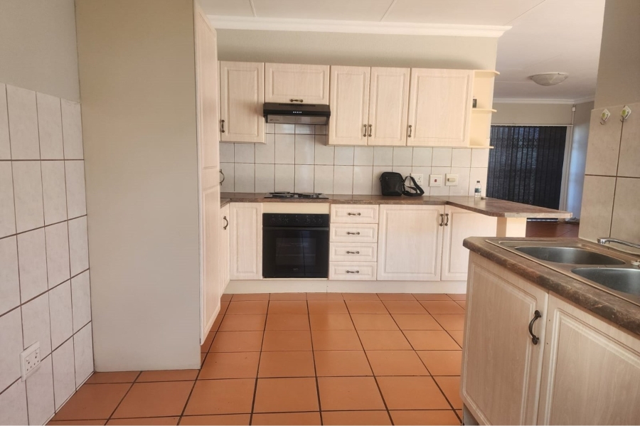2 Bedroom Property for Sale in South Crest Gauteng