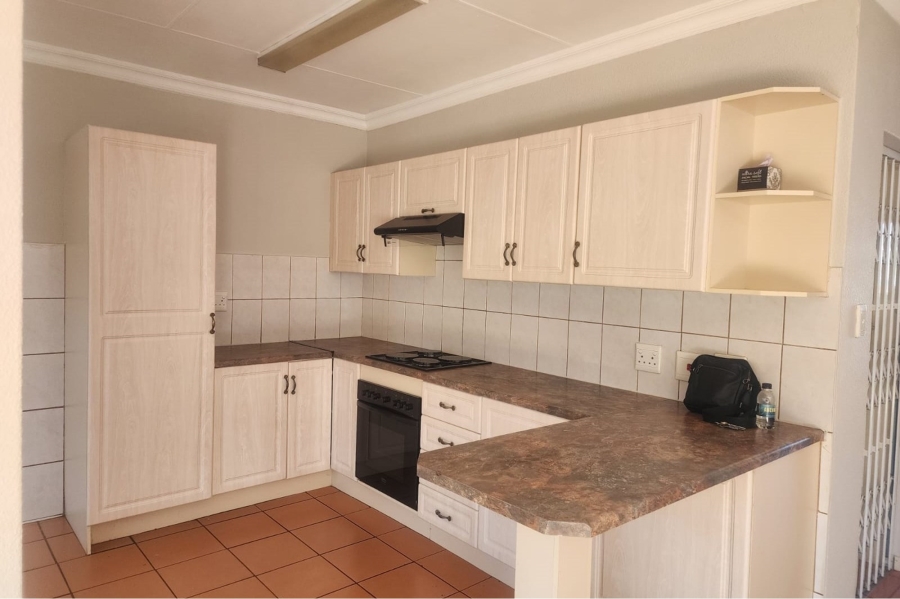 2 Bedroom Property for Sale in South Crest Gauteng