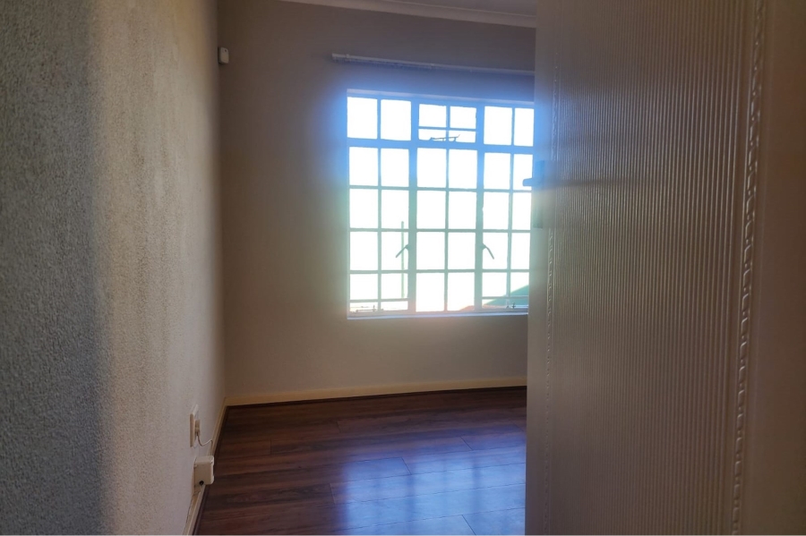 2 Bedroom Property for Sale in South Crest Gauteng