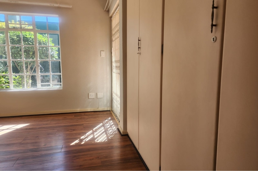 2 Bedroom Property for Sale in South Crest Gauteng