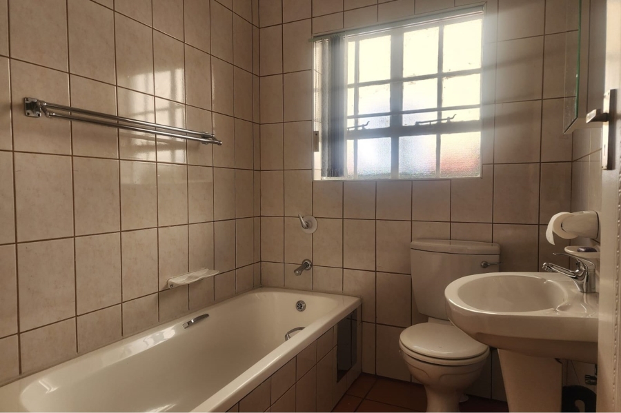 2 Bedroom Property for Sale in South Crest Gauteng