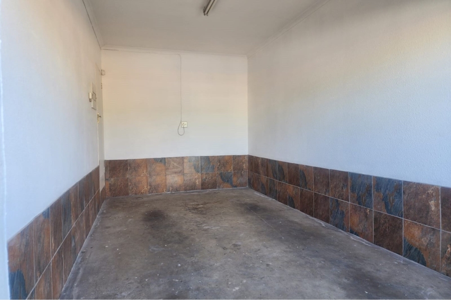 2 Bedroom Property for Sale in South Crest Gauteng