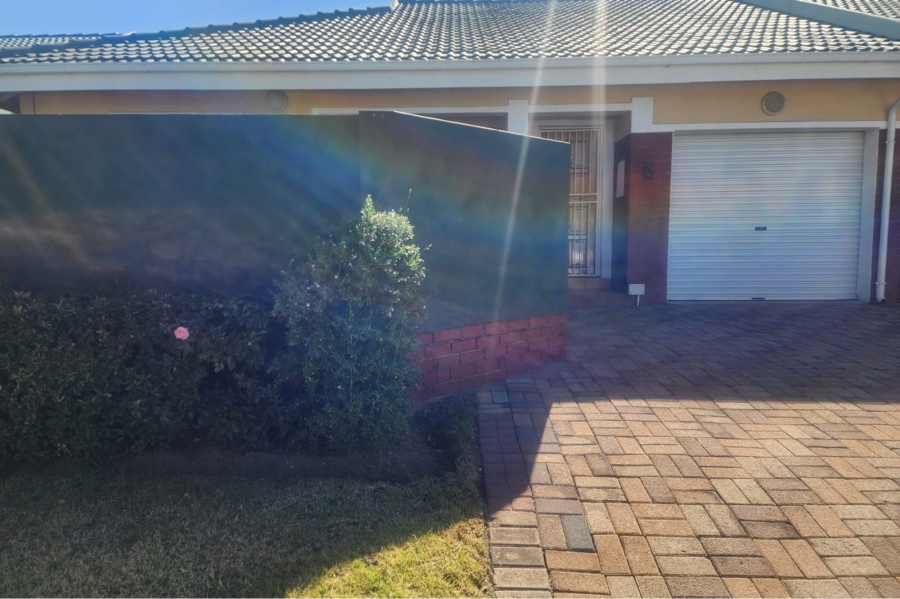 2 Bedroom Property for Sale in South Crest Gauteng