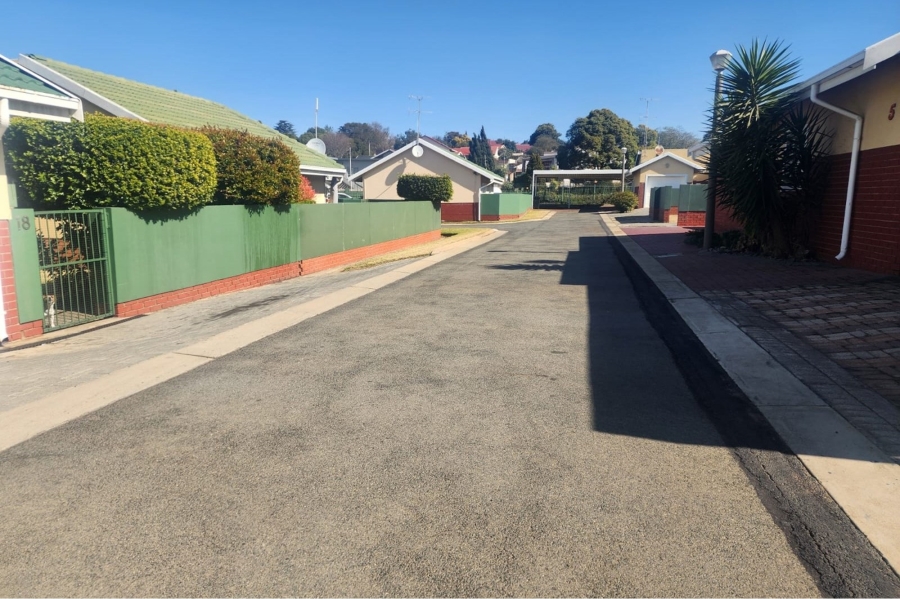 2 Bedroom Property for Sale in South Crest Gauteng