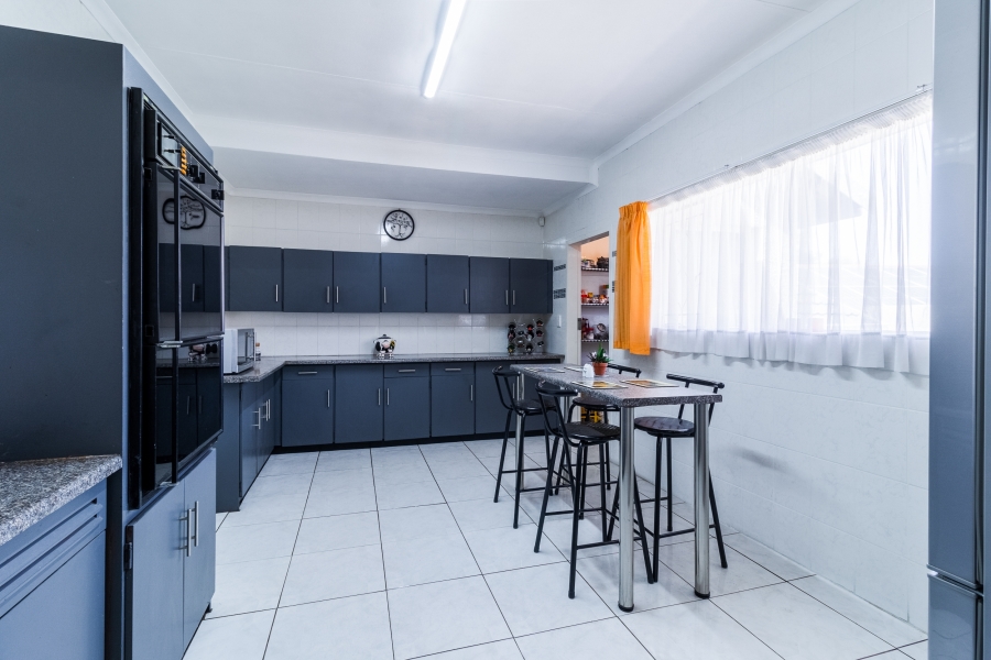 4 Bedroom Property for Sale in Glenvista Gauteng