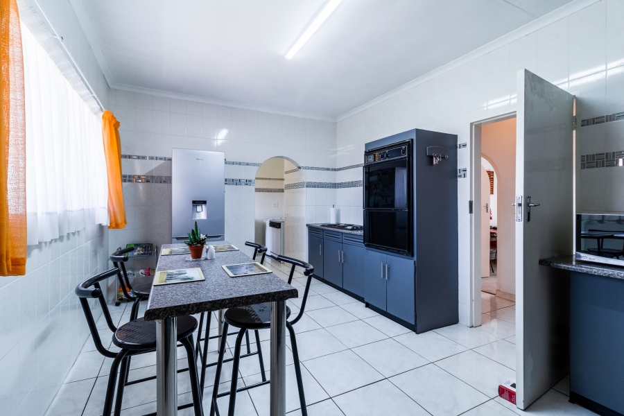 4 Bedroom Property for Sale in Glenvista Gauteng