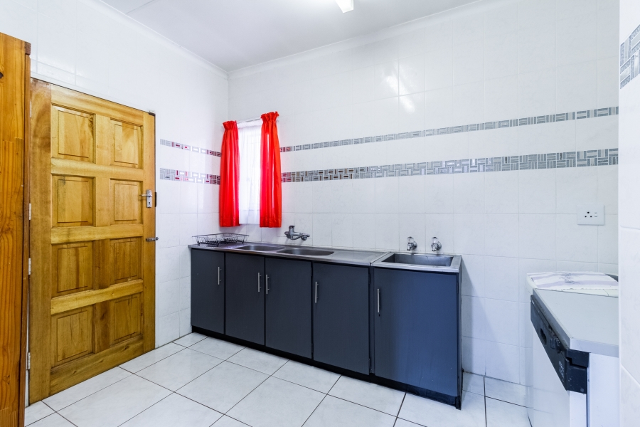 4 Bedroom Property for Sale in Glenvista Gauteng