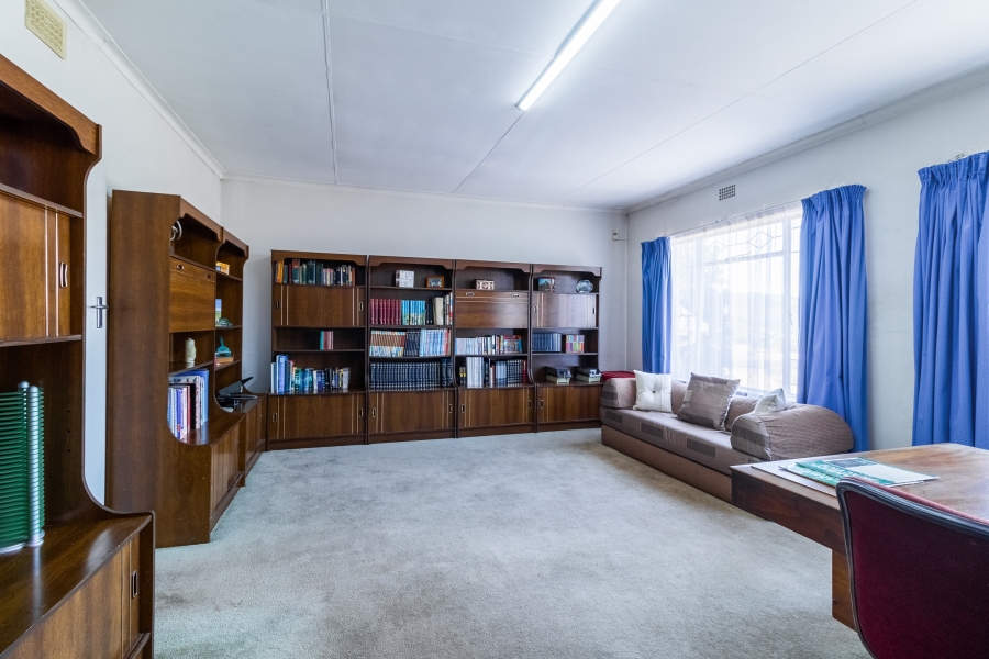 4 Bedroom Property for Sale in Glenvista Gauteng