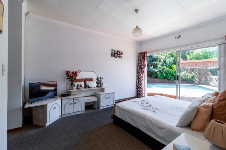 4 Bedroom Property for Sale in Glenvista Gauteng