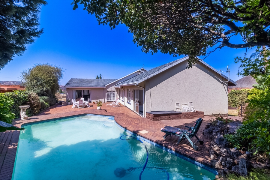 4 Bedroom Property for Sale in Glenvista Gauteng