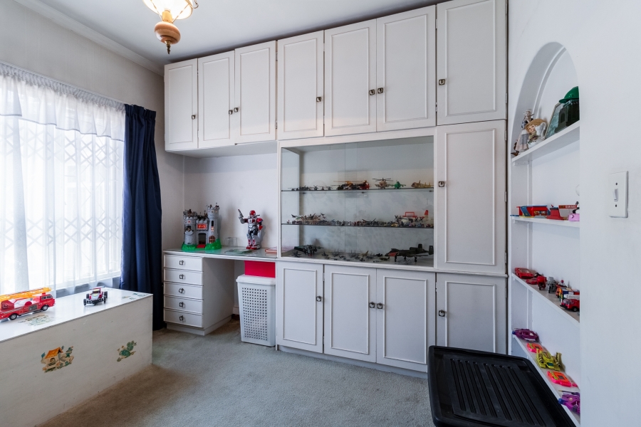 4 Bedroom Property for Sale in Glenvista Gauteng