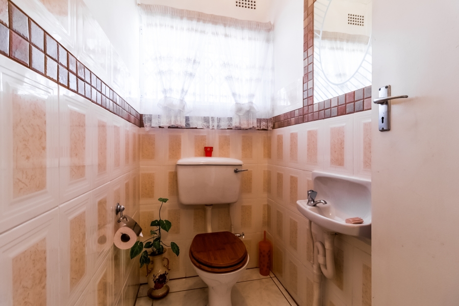4 Bedroom Property for Sale in Glenvista Gauteng