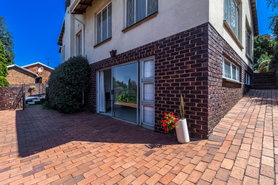 4 Bedroom Property for Sale in Glenvista Gauteng