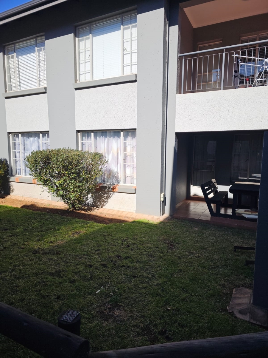 2 Bedroom Property for Sale in Fairlead Gauteng