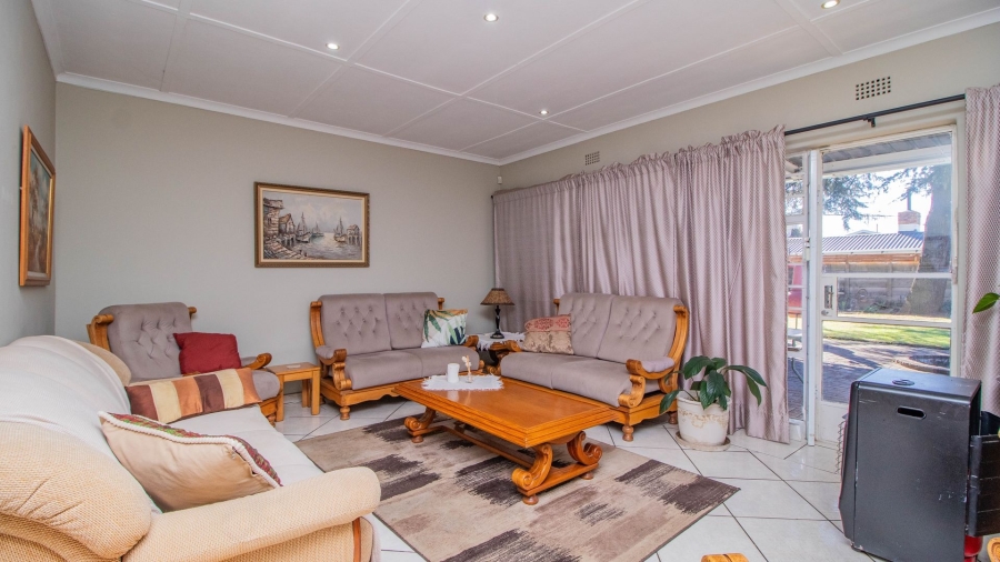 3 Bedroom Property for Sale in Bonaero Park Gauteng