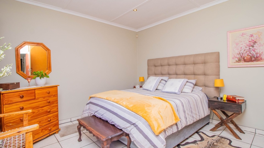 3 Bedroom Property for Sale in Bonaero Park Gauteng