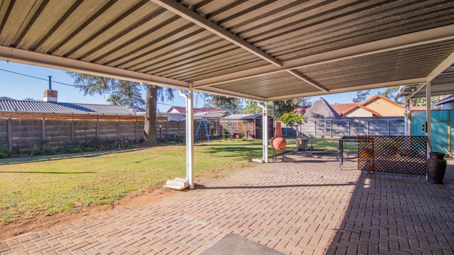 3 Bedroom Property for Sale in Bonaero Park Gauteng