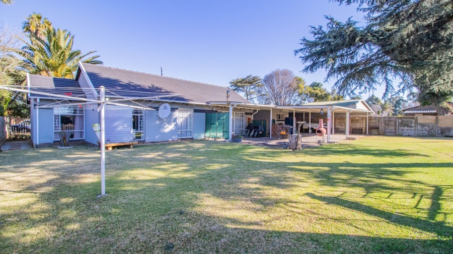 3 Bedroom Property for Sale in Bonaero Park Gauteng