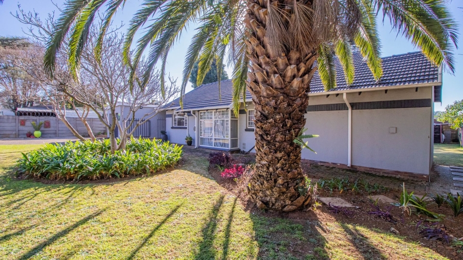 3 Bedroom Property for Sale in Bonaero Park Gauteng