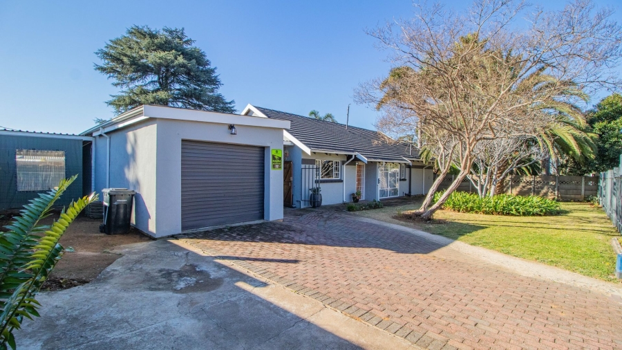 3 Bedroom Property for Sale in Bonaero Park Gauteng
