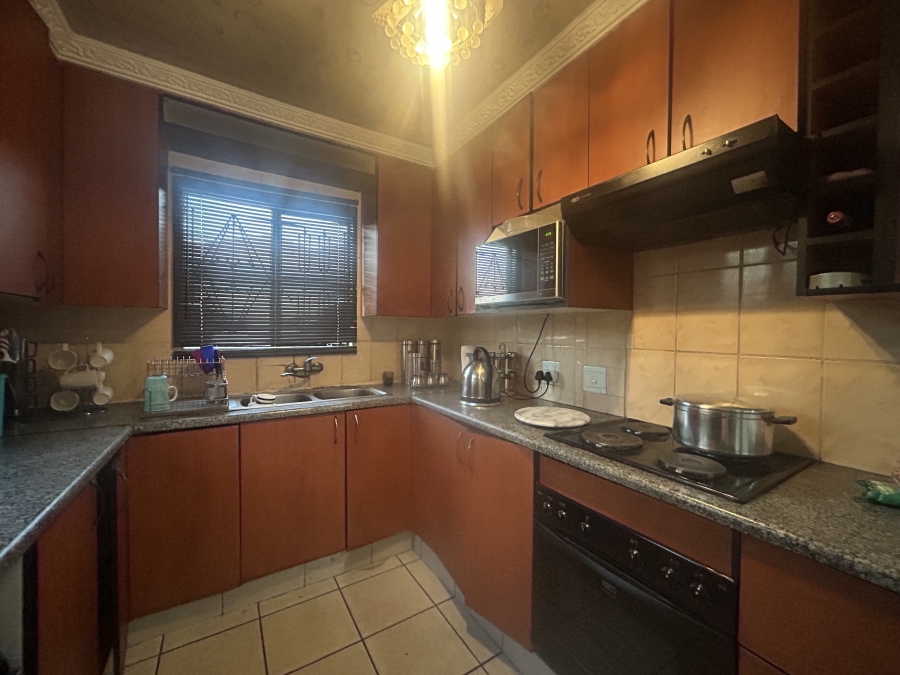 To Let 3 Bedroom Property for Rent in Lotus Gardens Gauteng