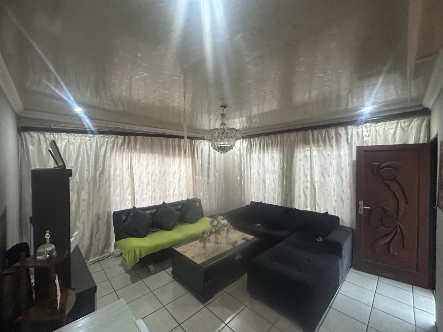 To Let 3 Bedroom Property for Rent in Lotus Gardens Gauteng