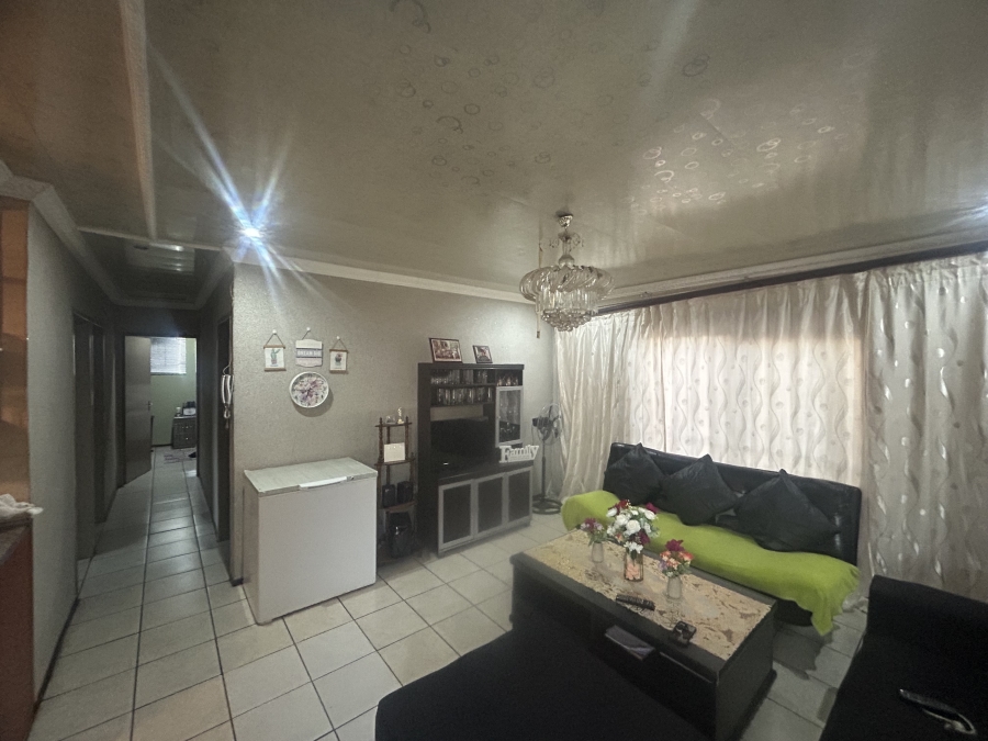 To Let 3 Bedroom Property for Rent in Lotus Gardens Gauteng