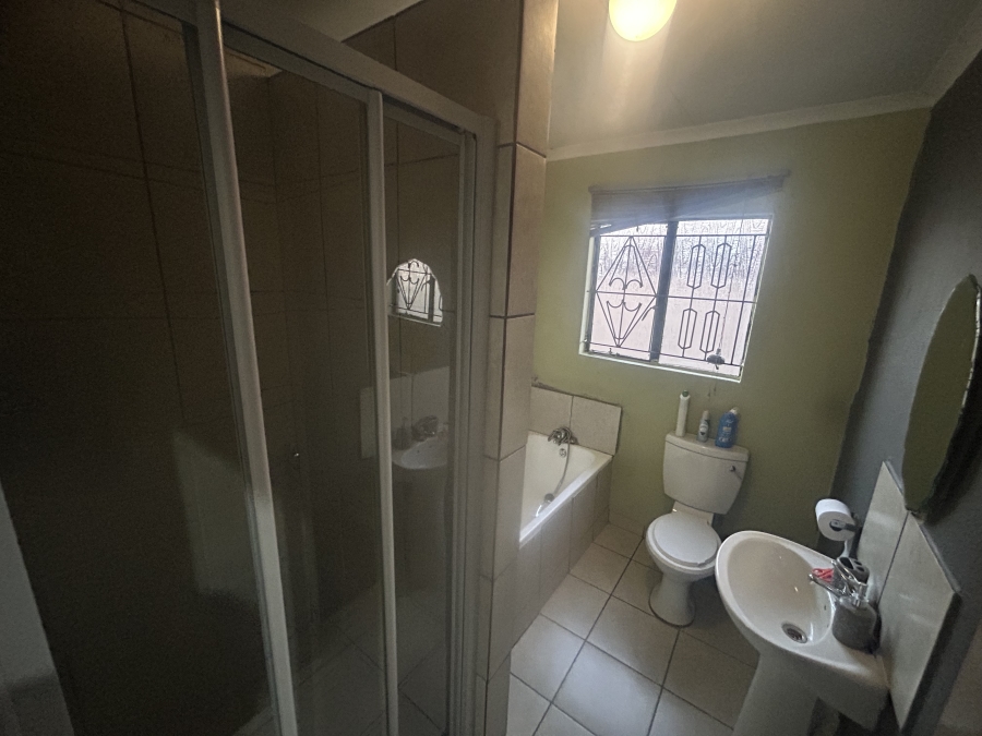 To Let 3 Bedroom Property for Rent in Lotus Gardens Gauteng
