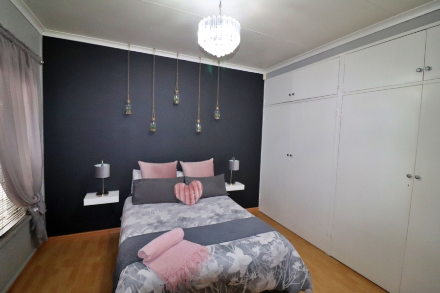 3 Bedroom Property for Sale in Symhurst Gauteng