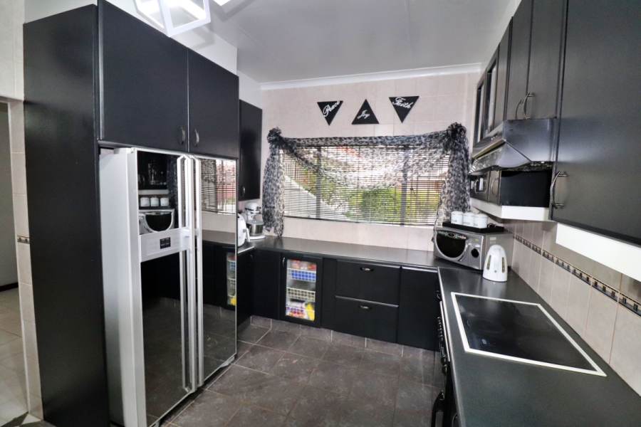 3 Bedroom Property for Sale in Symhurst Gauteng