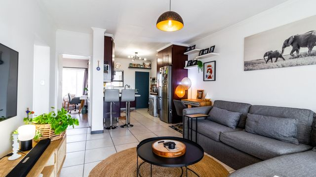 2 Bedroom Property for Sale in Greenstone Hill Gauteng