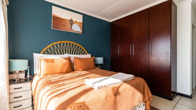 2 Bedroom Property for Sale in Greenstone Hill Gauteng
