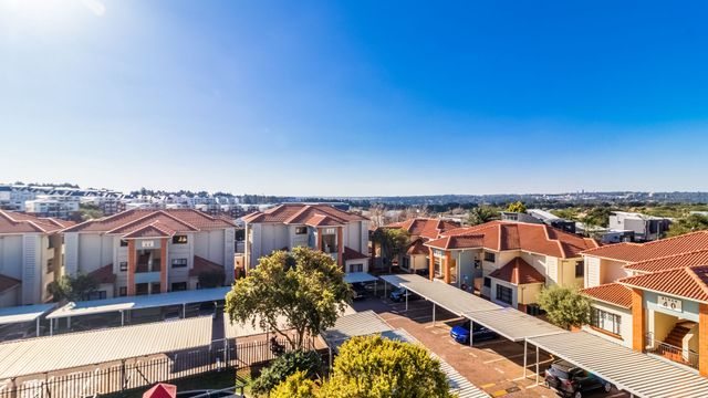 2 Bedroom Property for Sale in Greenstone Hill Gauteng
